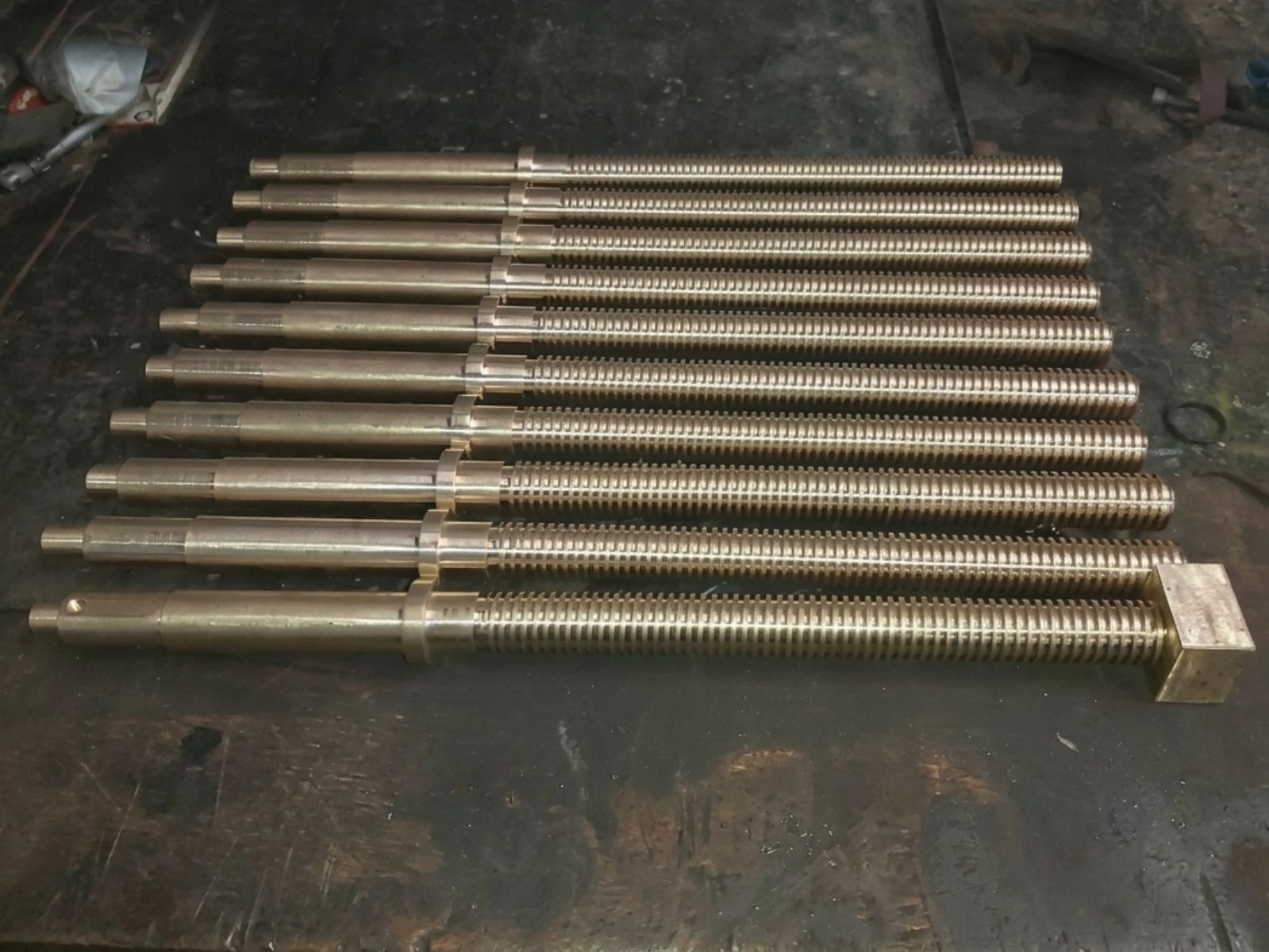 Componentes de la válvula de 600mm antes del mantenimiento